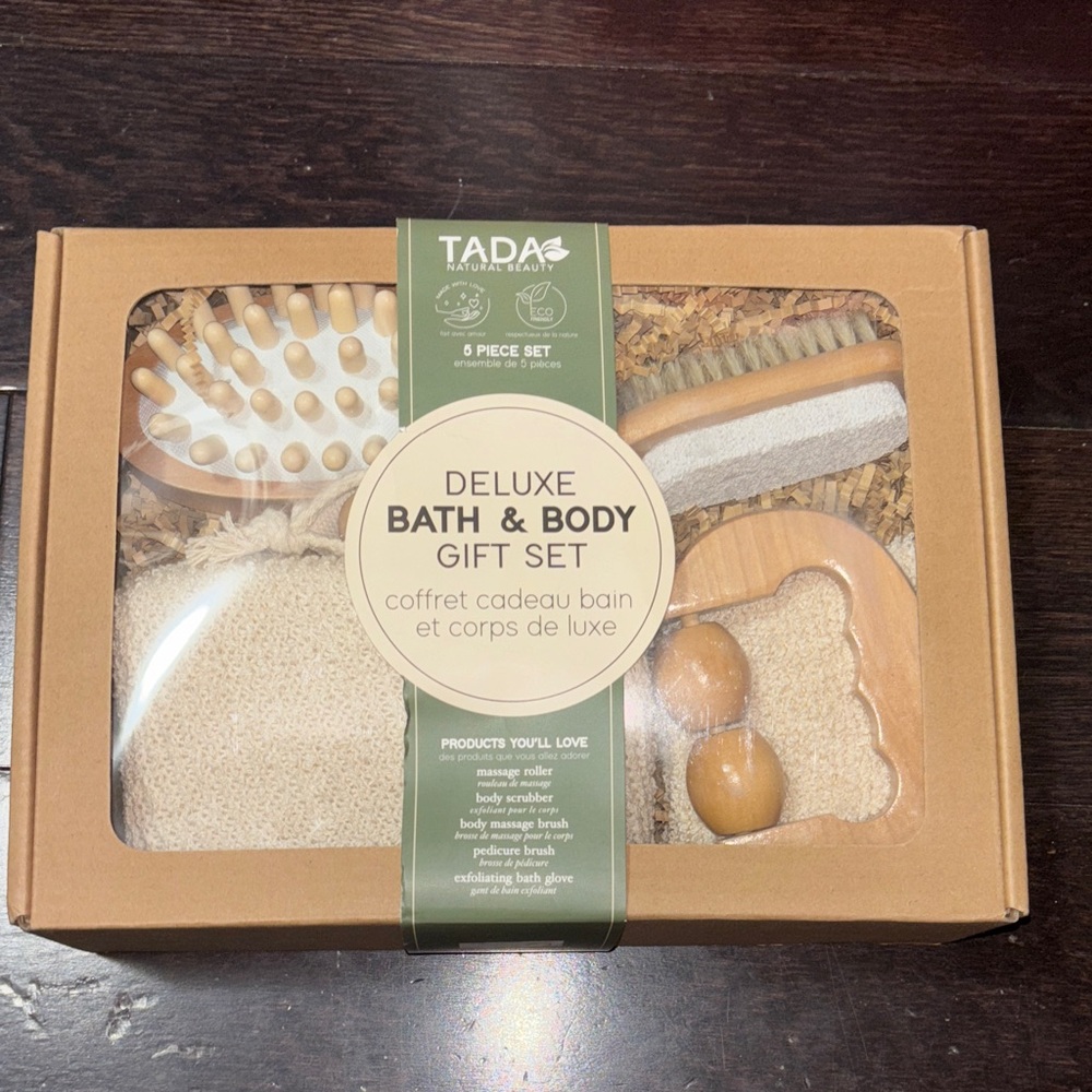 Ada Deluxe Bath & Body Set - Natural Wood and Cream